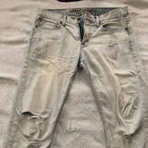 America Eagle Bleached Ripped Jeans